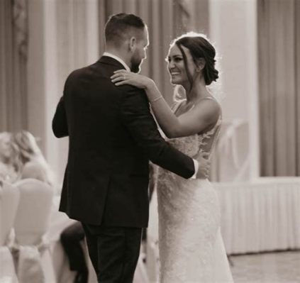 how to dance at a wedding: what you should know about the traditional wedding waltz